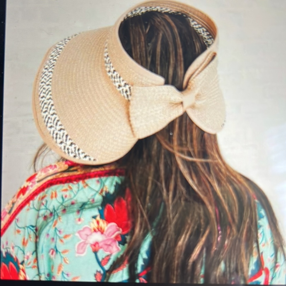 LAST CALL! PRICE FIRM!
Roll Up Sun Visor in Taupe
